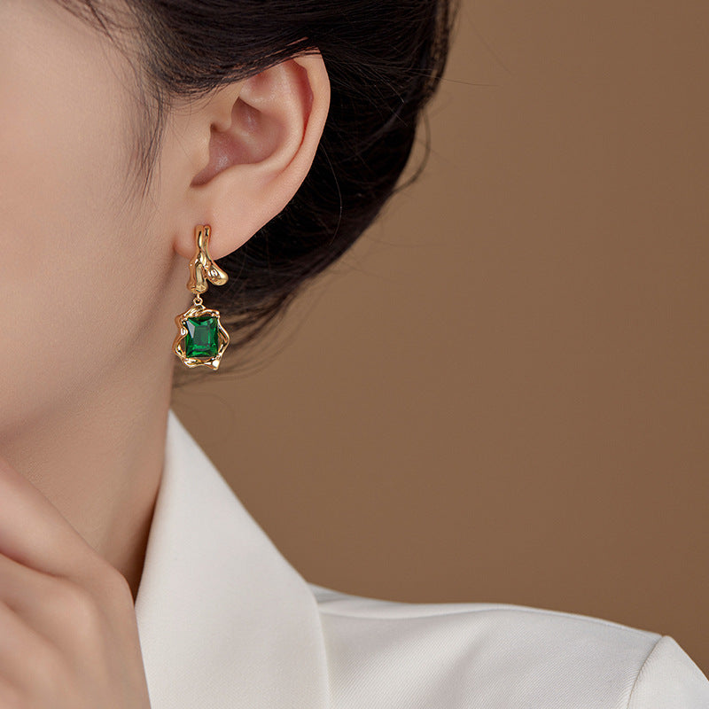 2025 Emerald Earrings: French Retro Design, Palace Style, Versatile