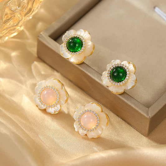 2025 Retro French Shell Flower Earrings: Small Fragrance Style, White Fritillary