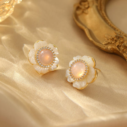 2025 Retro French Shell Flower Earrings: Small Fragrance Style, White Fritillary
