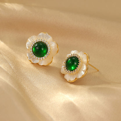 2025 Retro French Shell Flower Earrings: Small Fragrance Style, White Fritillary